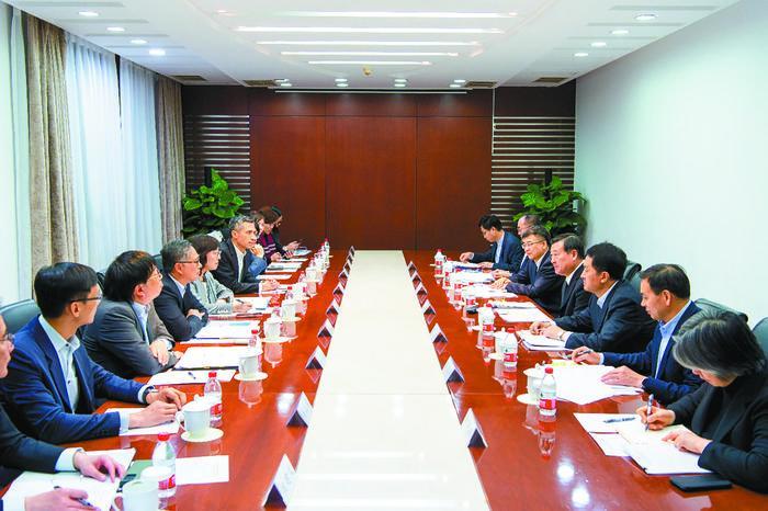住房城鄉(xiāng)建設(shè)部部長倪虹會見香港特別行政區(qū)政府發(fā)展局局長甯漢豪